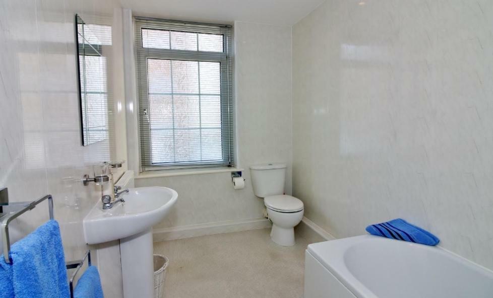 The Coach House Apartment 리탬 세인트 앤스 외부 사진